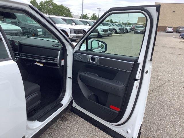 New 2026 White Hyundai SE image 28
