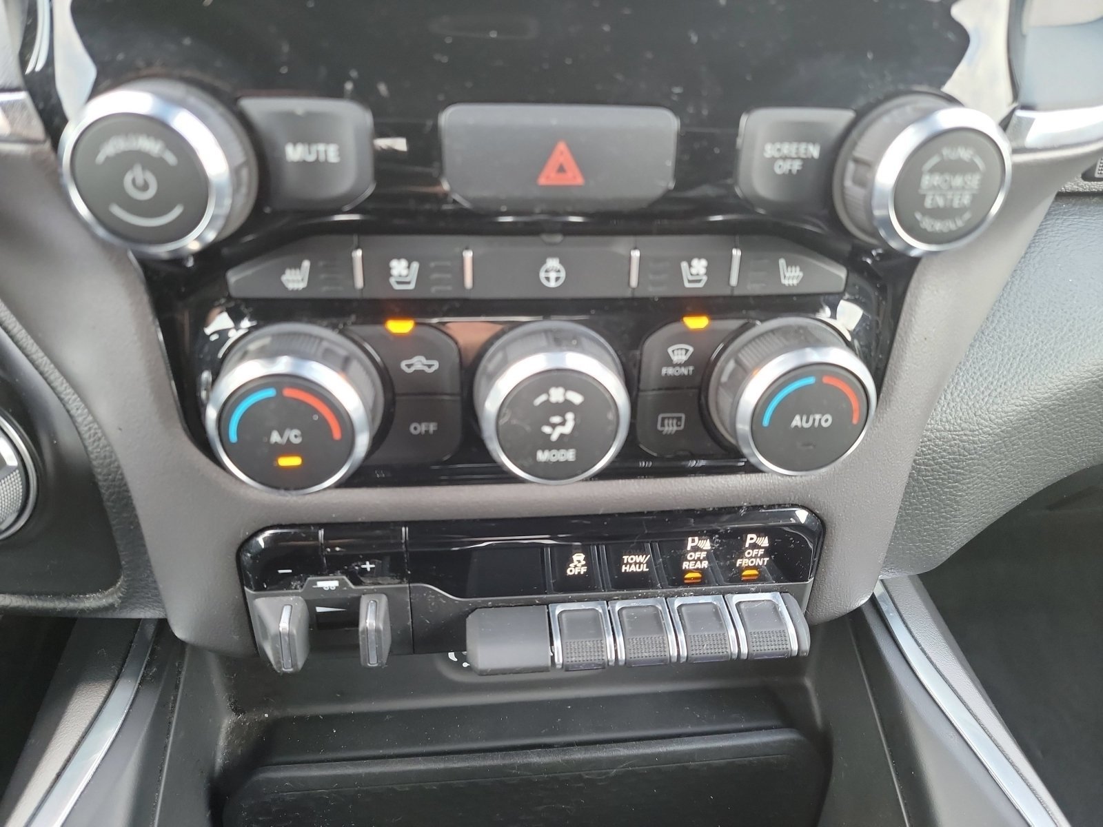 Used 2021 Granite Crystal Metallic Clearcoat Ram Laramie image 20