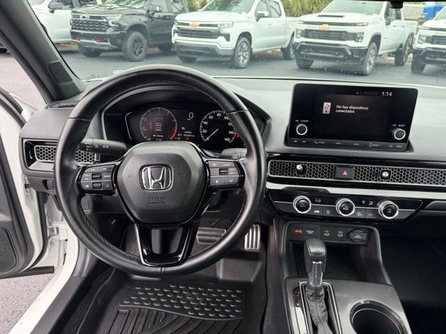 Used 2025  Honda Sport image 17