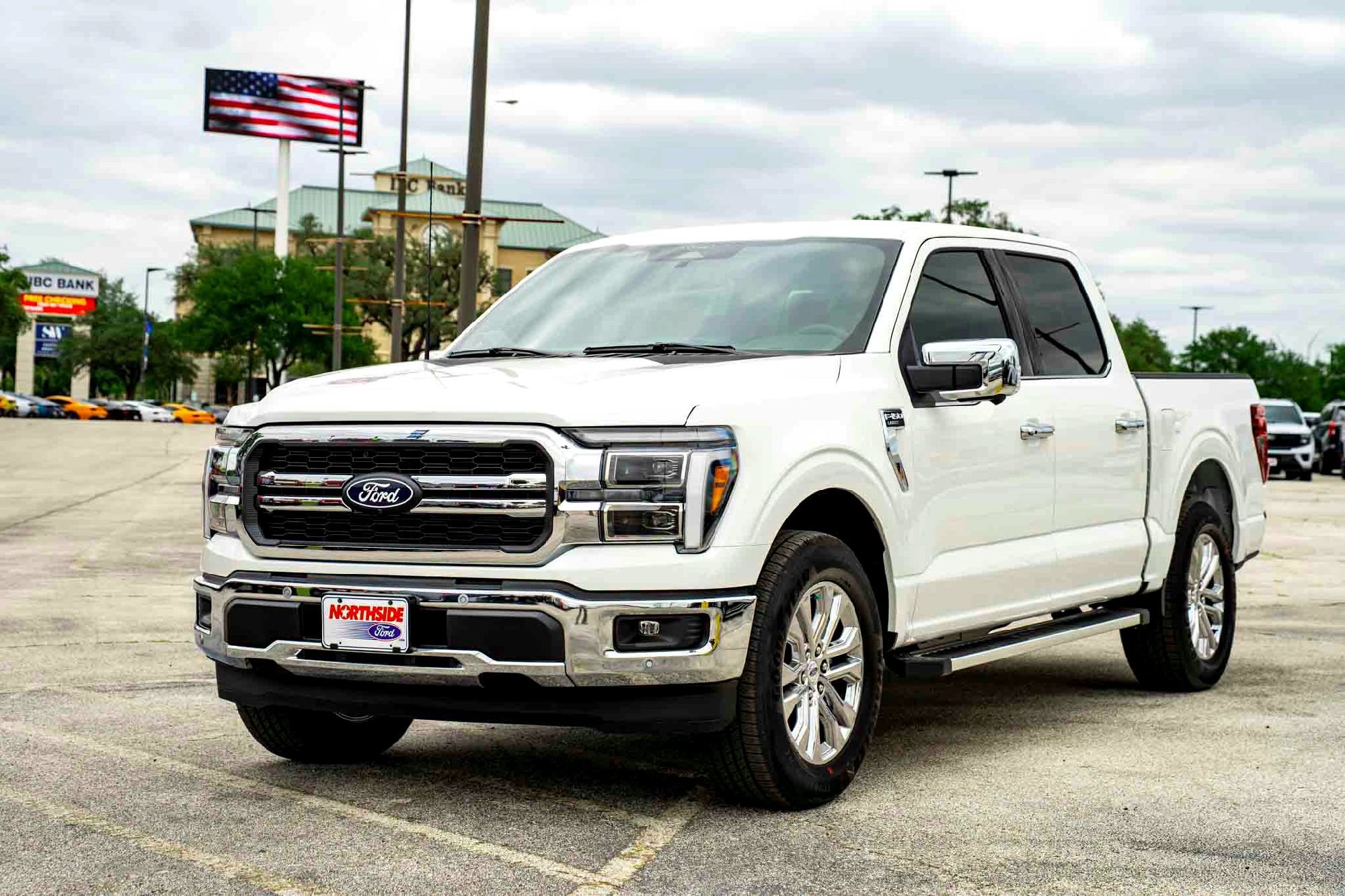 New 2026 Star White Metallic Tri-Coat Ford LARIAT image 7