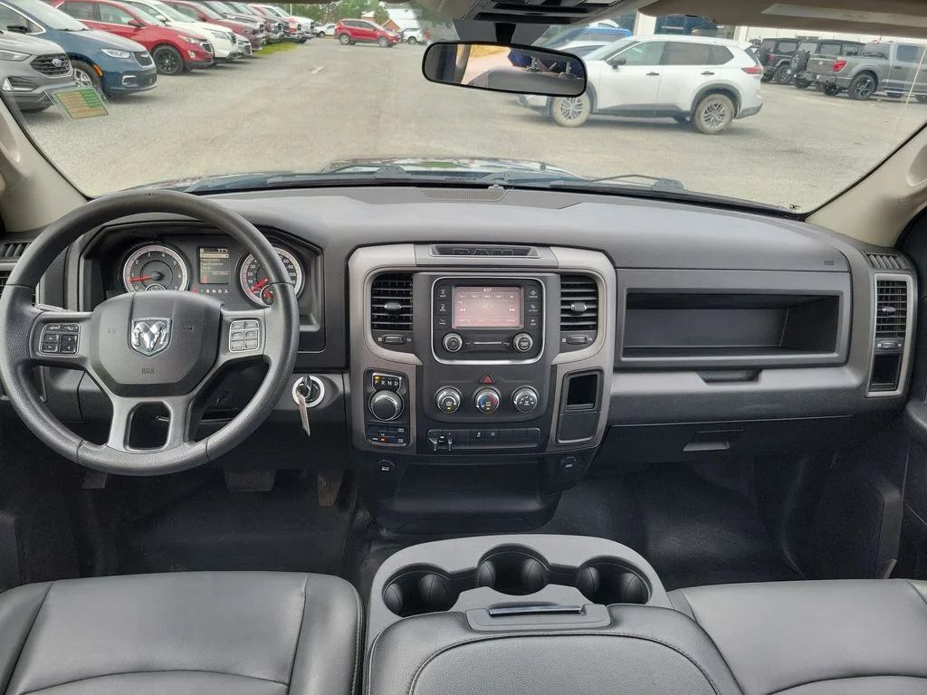 Used 2022 Diamond Black Ram Tradesman image 25