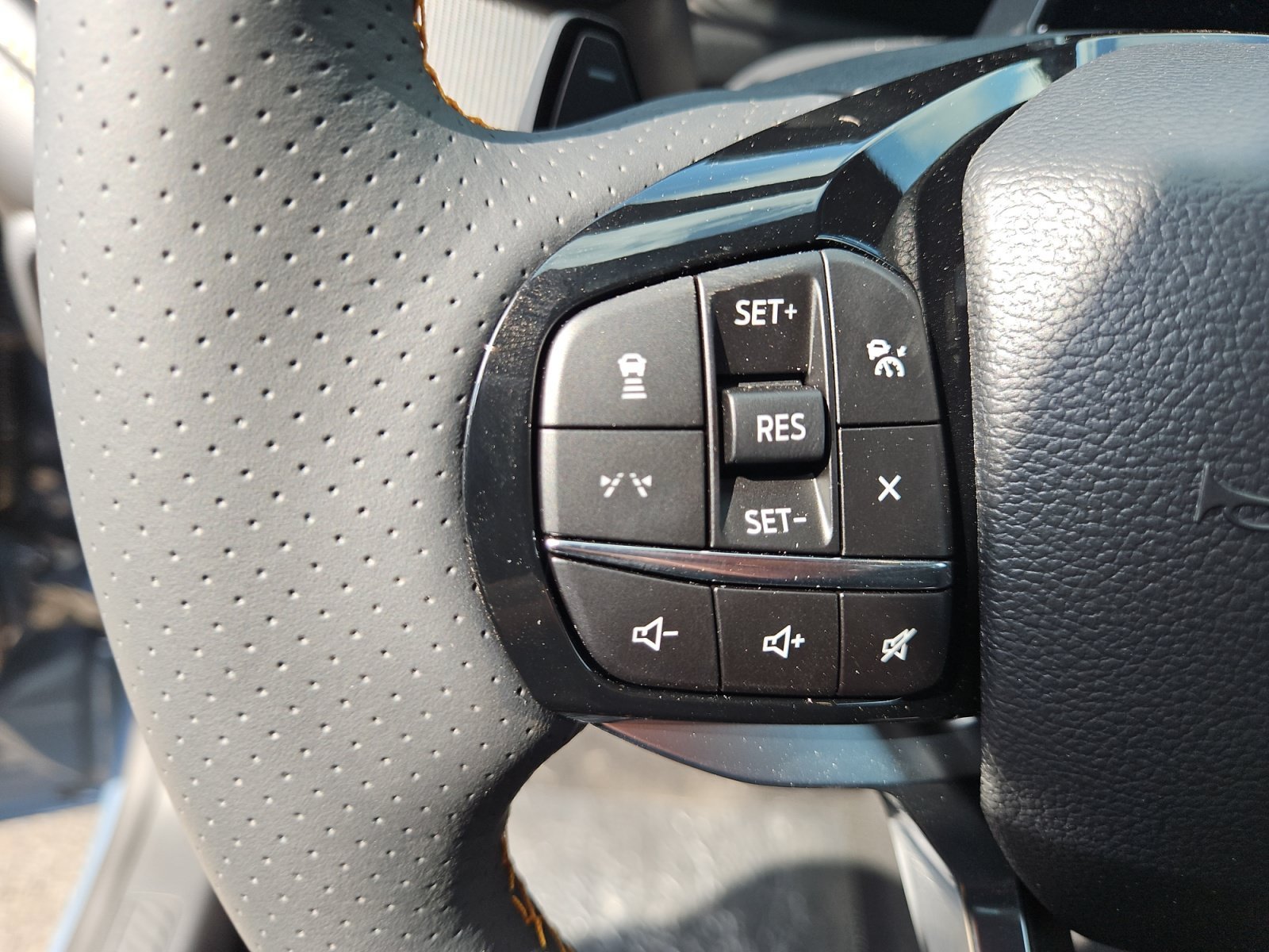 New 2026 Vapor Blue Metallic Ford Tremor® image 26