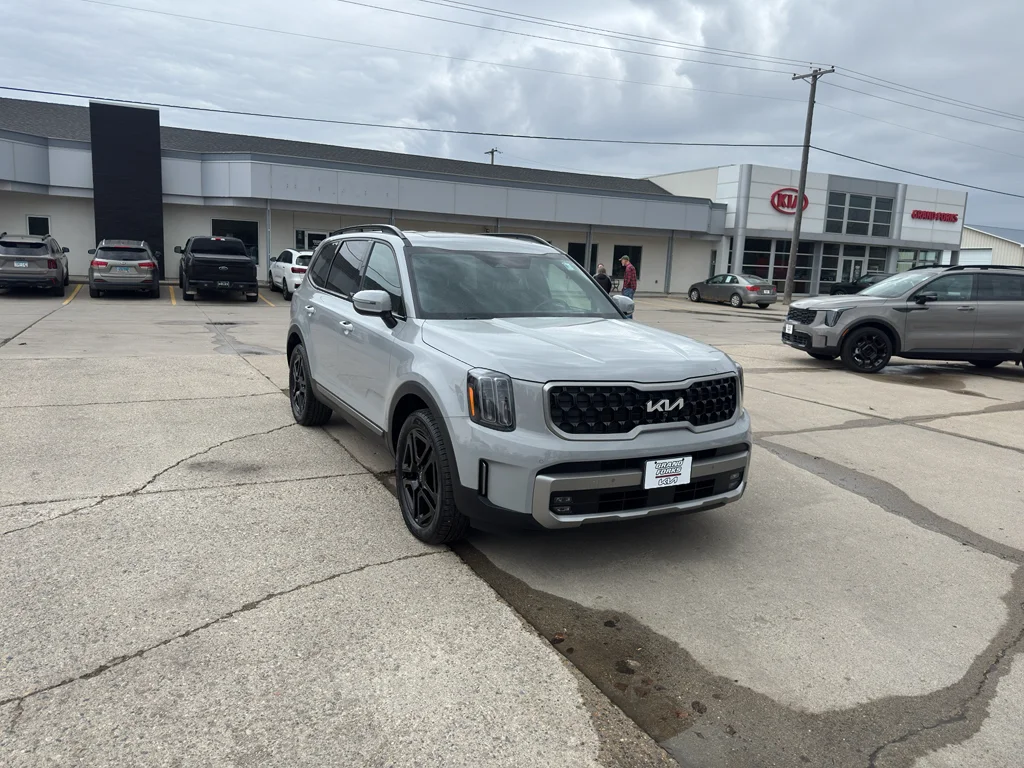 Used 2023 Wolf Gray Kia SX Prestige X-Line image 4