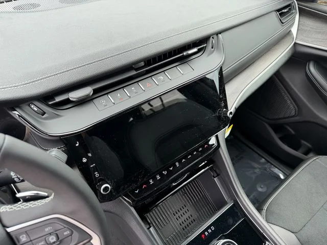 New 2026 Silver Zynith Jeep Altitude image 20