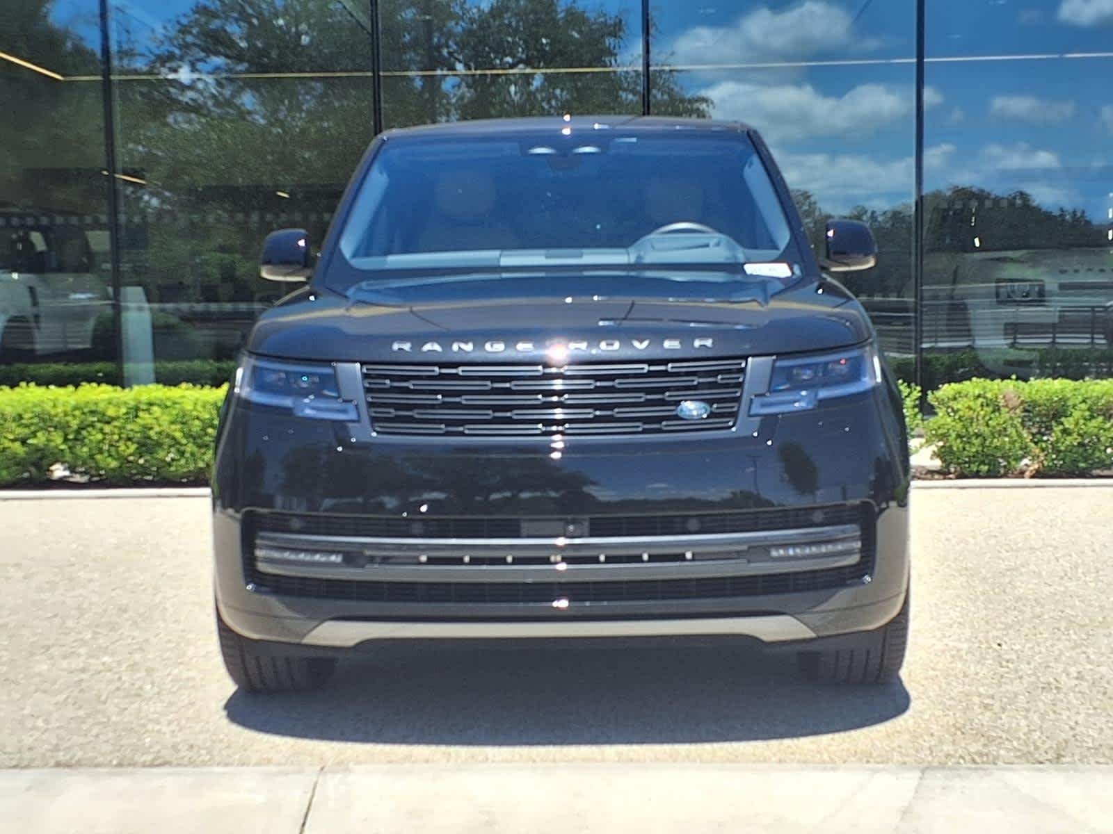 New 2026 Santorini Black LAND ROVER SE 7 Seats image 2