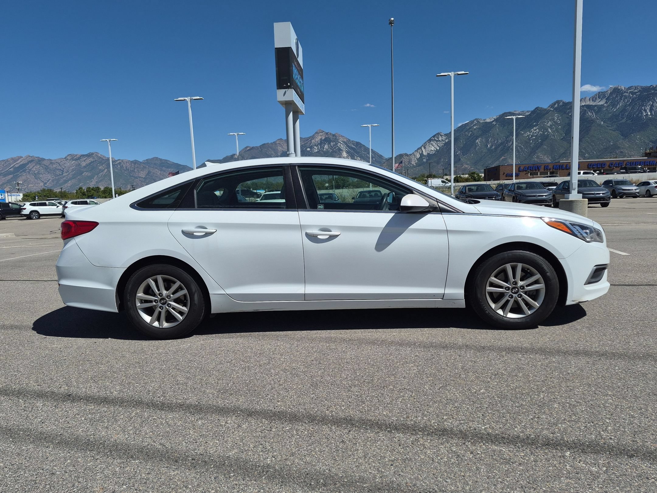 Used 2017 Hyundai Sonata SE with VIN 5NPE24AF1HH567228 for sale in South Jordan, UT