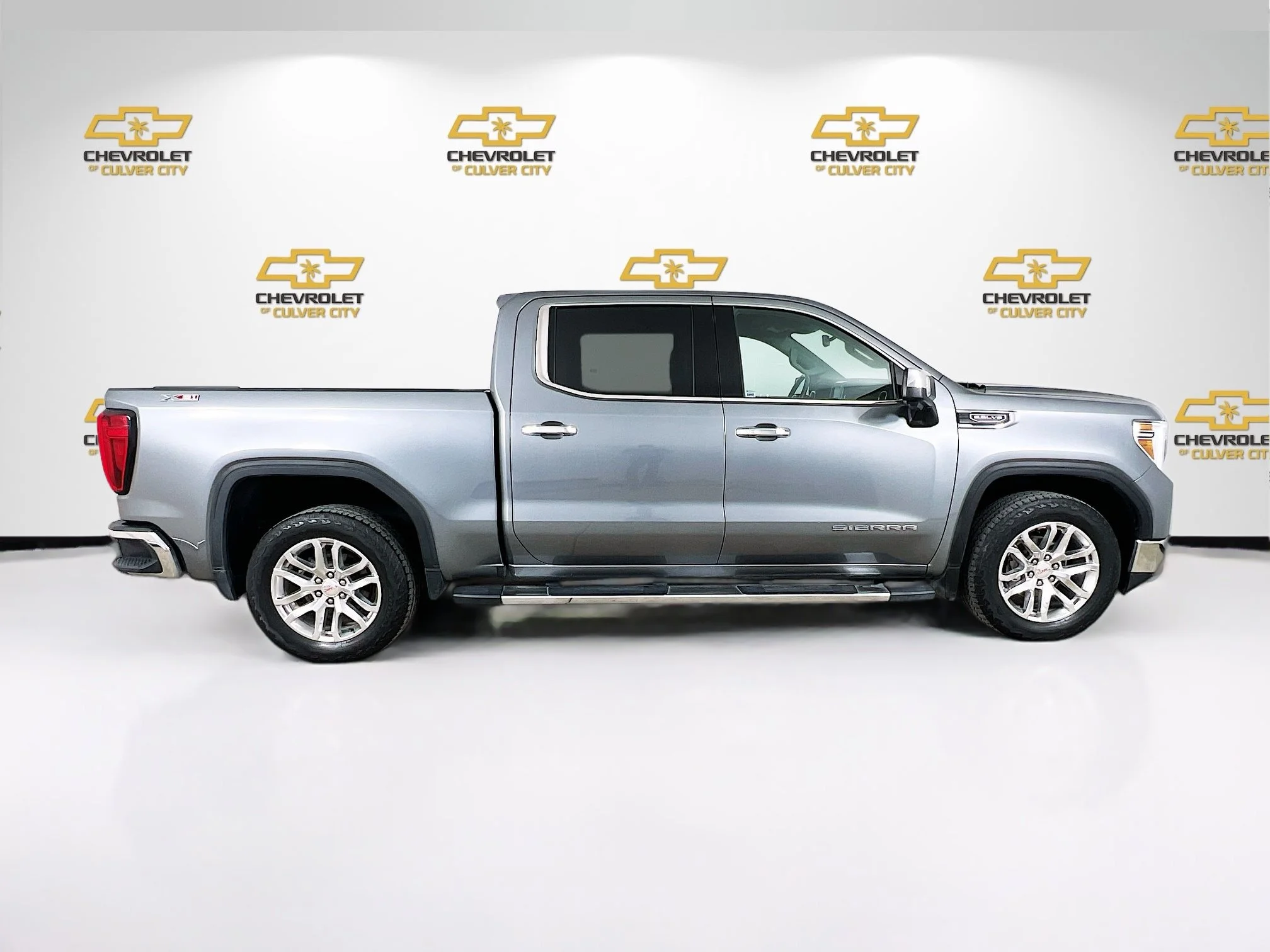 Used 2021 SATIN STEEL METALLIC GMC SLT image 9
