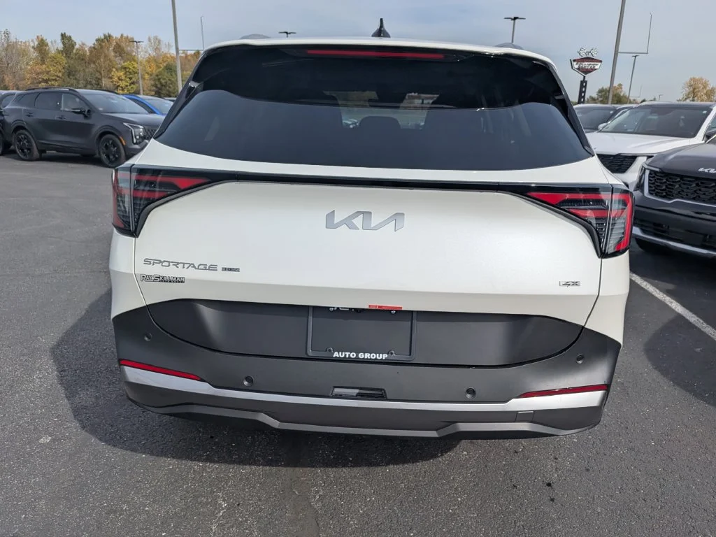 New 2027 Snow White Pearl Kia EX image 33