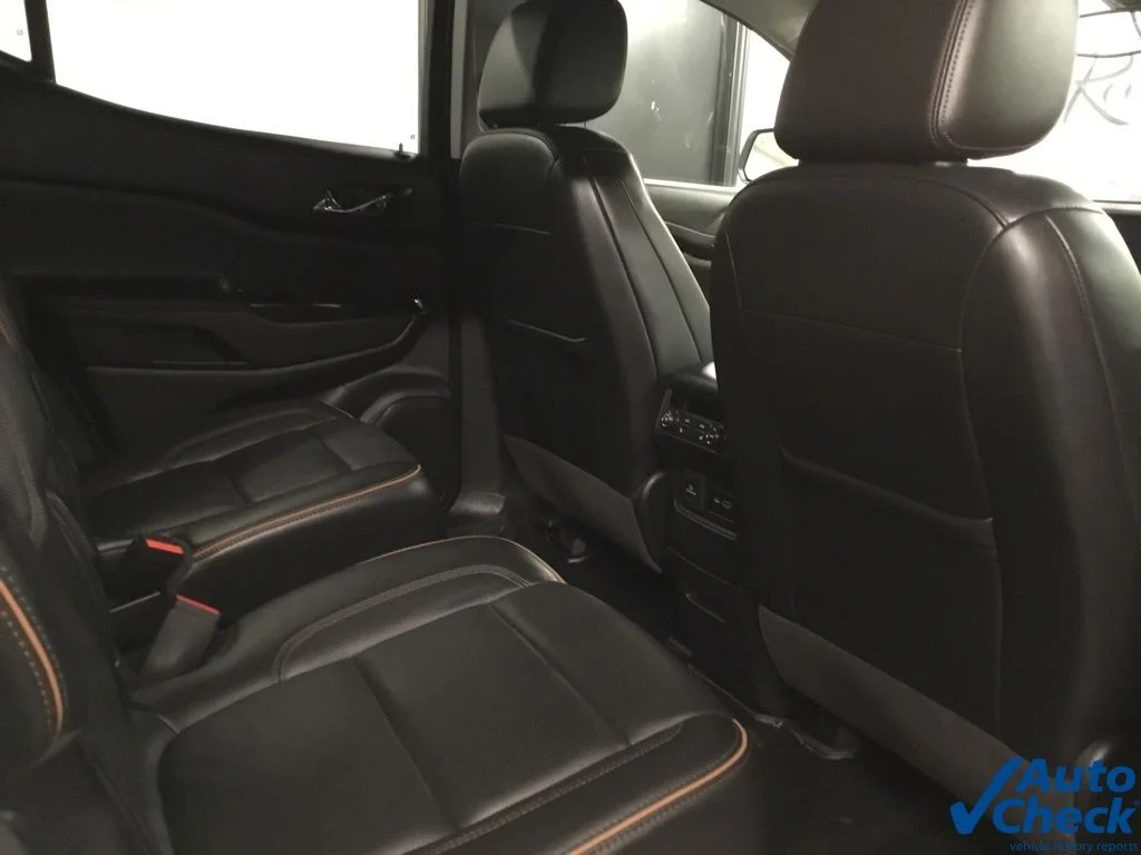 Used 2022 White GMC AT4 image 35