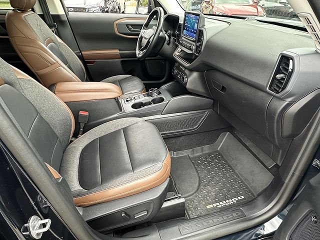 Used 2022 Blue Ford Outer Banks image 10