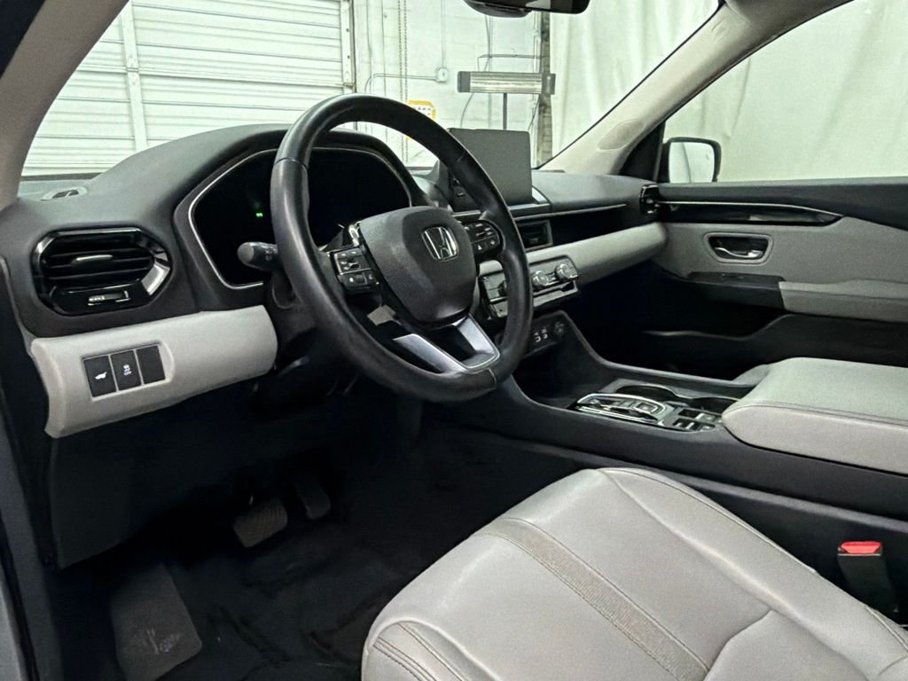 Used 2024 Silver Honda EX-L image 12