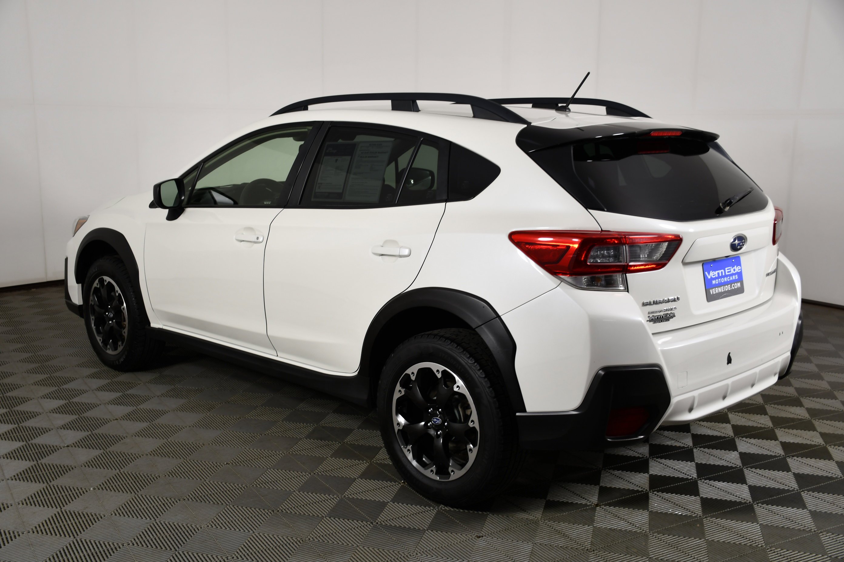 Used 2023 Crystal White Pearl Subaru Base image 8