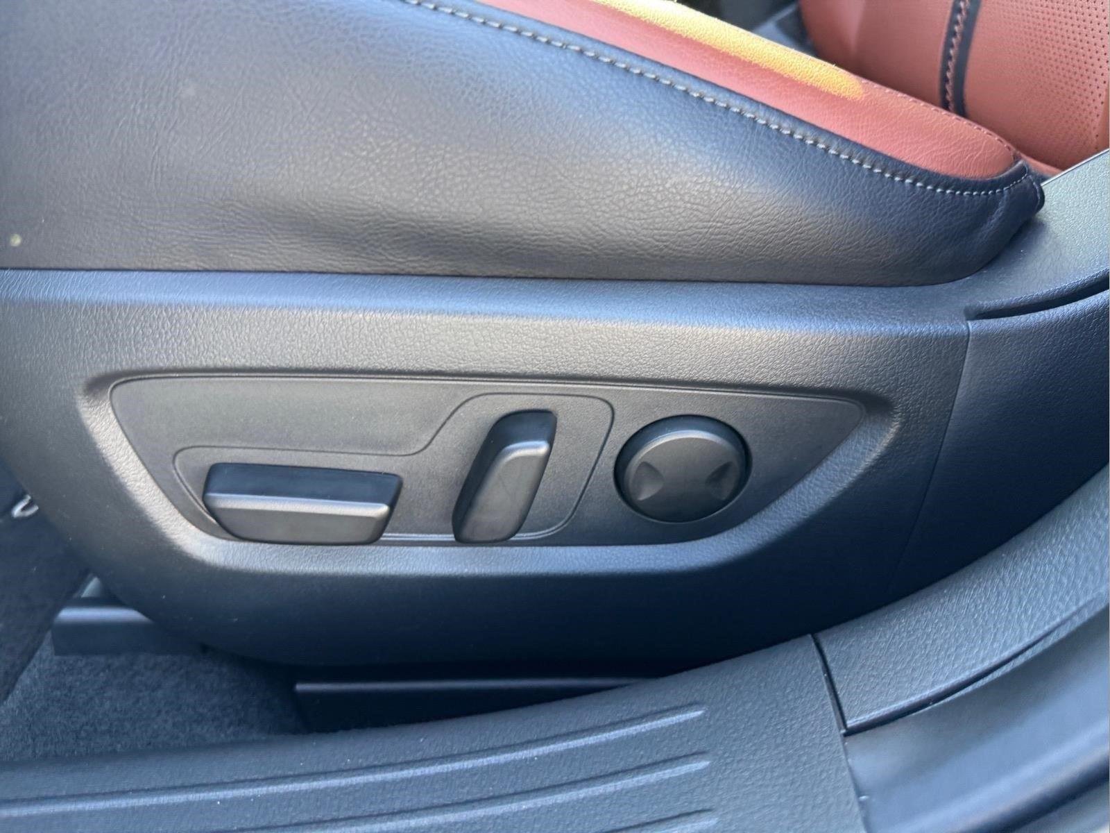 Used 2025 Wind Chill Pearl Mazda 2.5 Turbo Premium Plus Package image 8