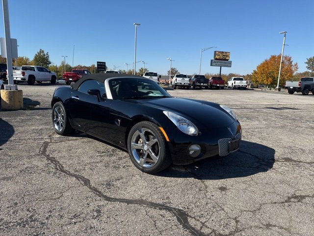 2007 Pontiac Solstice photo 2