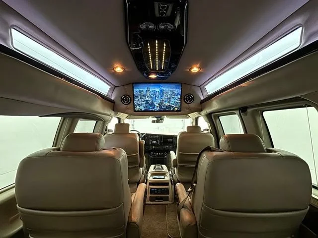 2020 GMC Savana Cargo Work Van - Photo 3