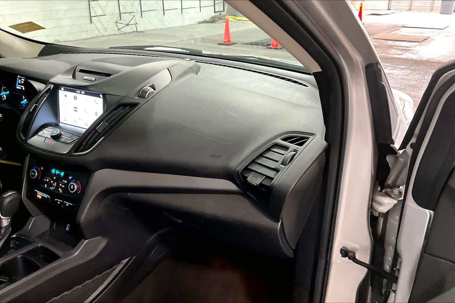 Used 2017 Ingot Silver Metallic Ford SE image 18