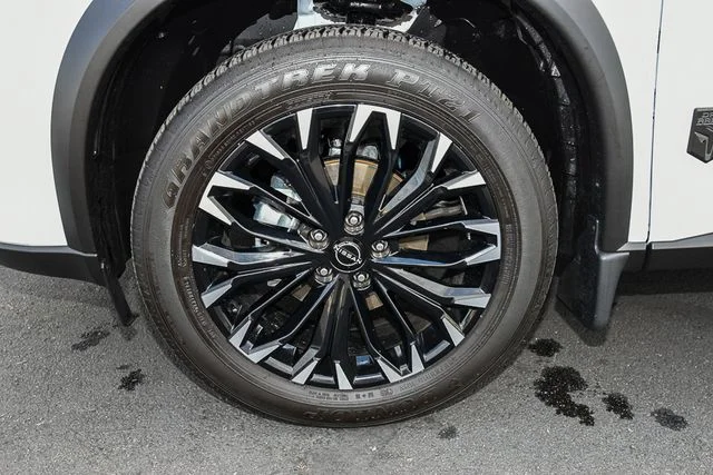 New 2026 Everest White Pearl TriCoat Nissan Dark Armor image 13