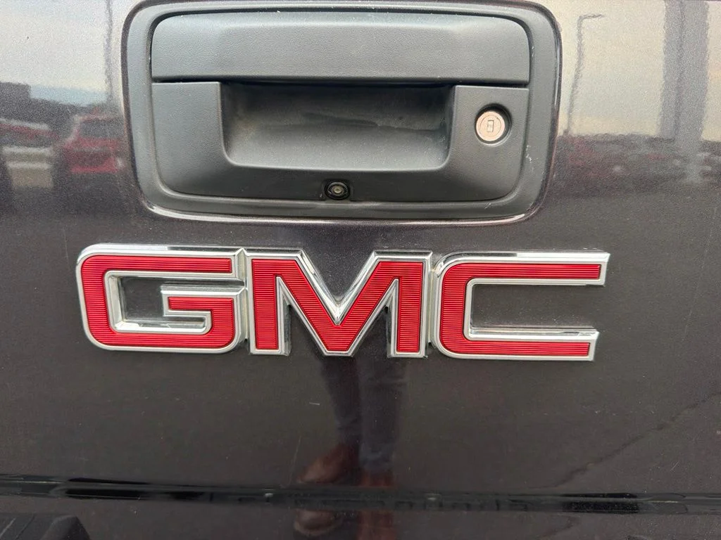 Used 2015 Silver GMC SLE image 13