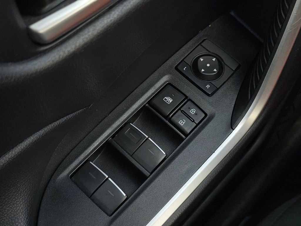 Used 2025 White Toyota XLE image 27