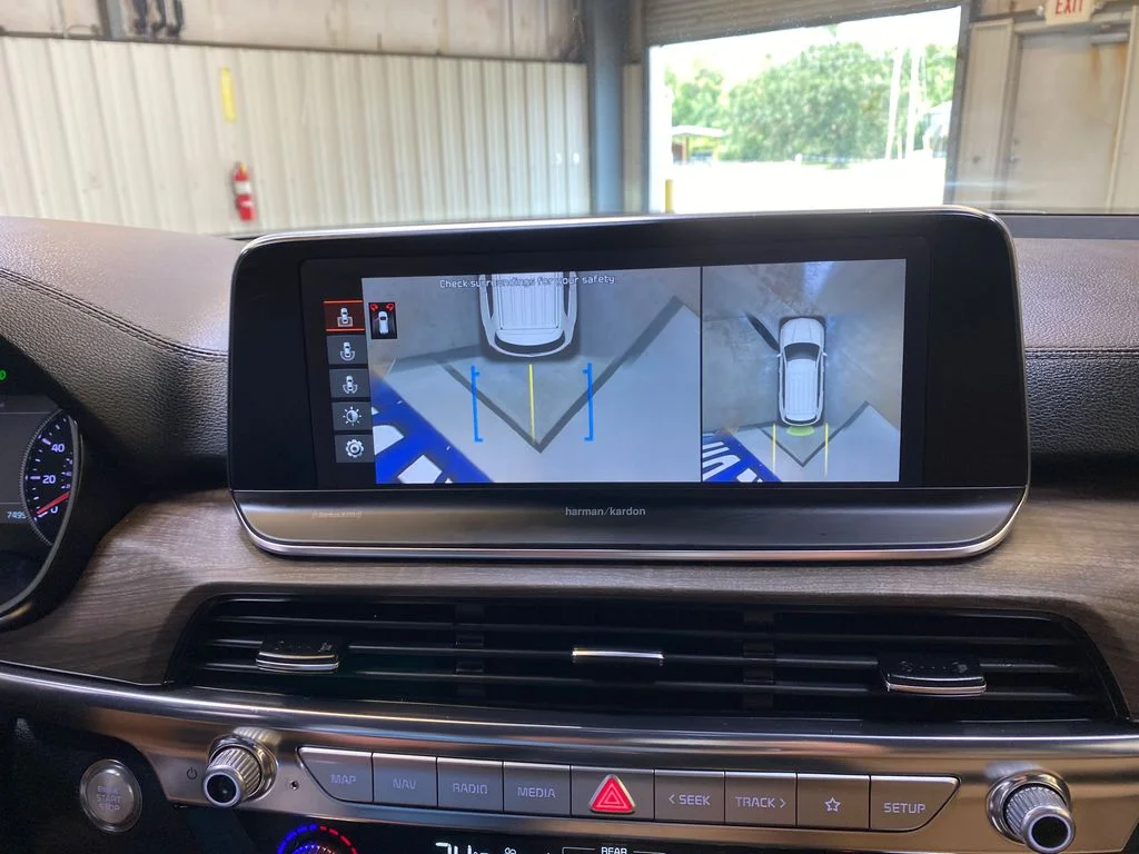 Used 2021 White Kia SX image 46