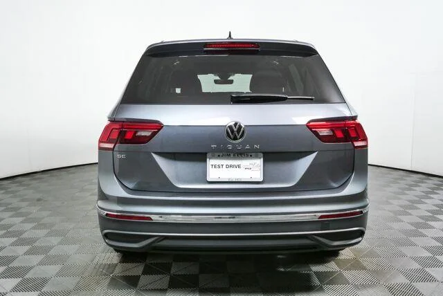 Certified Used 2024 Platinum Gray Metallic Volkswagen SE image 25