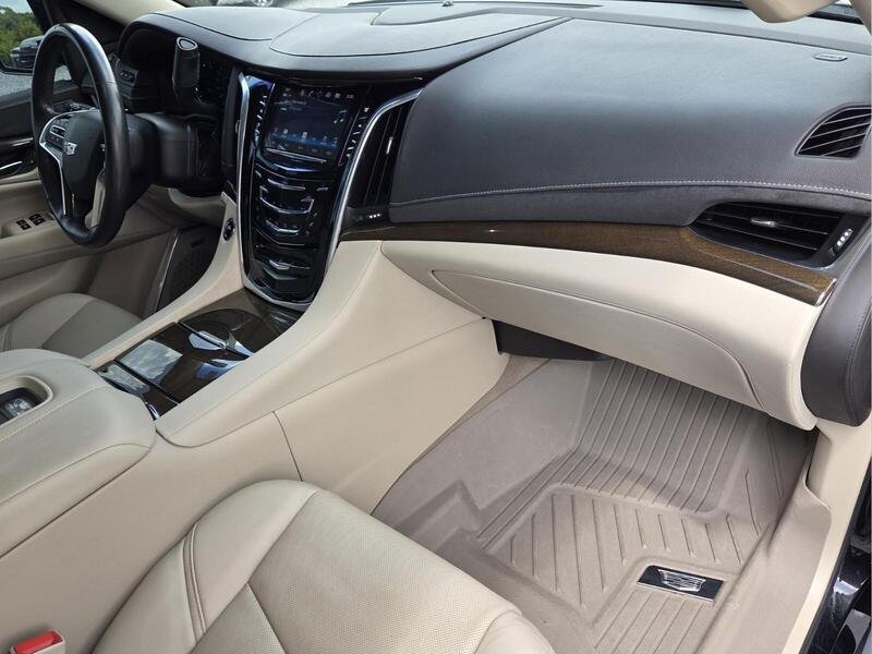 Used 2020 Black Raven CADILLAC 4WD 4DR PREMIUM LUXURY image 24