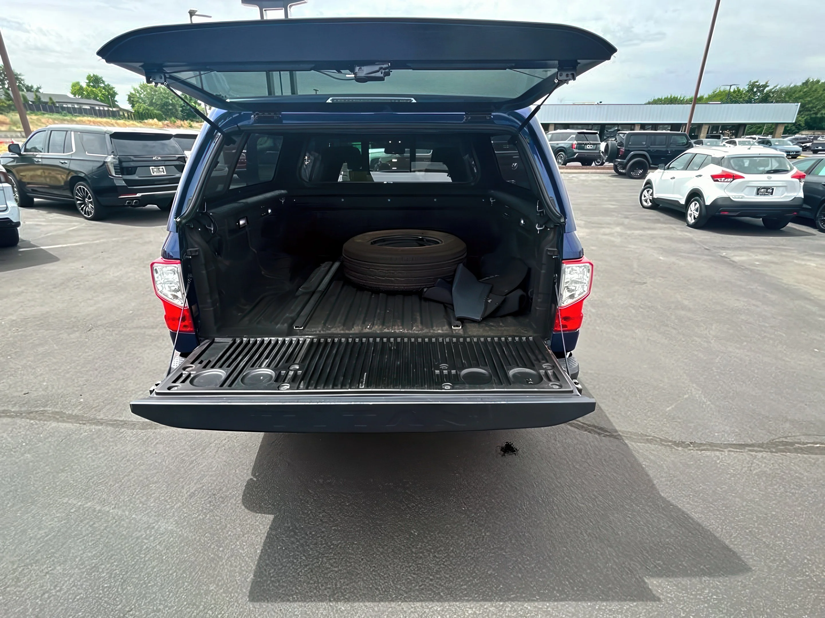 2019 Nissan Titan SV - Photo 12