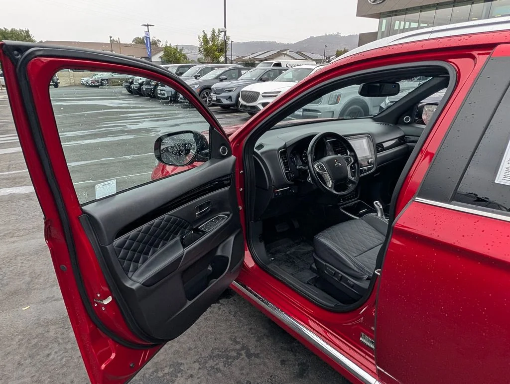 Used 2021  Mitsubishi GT image 35