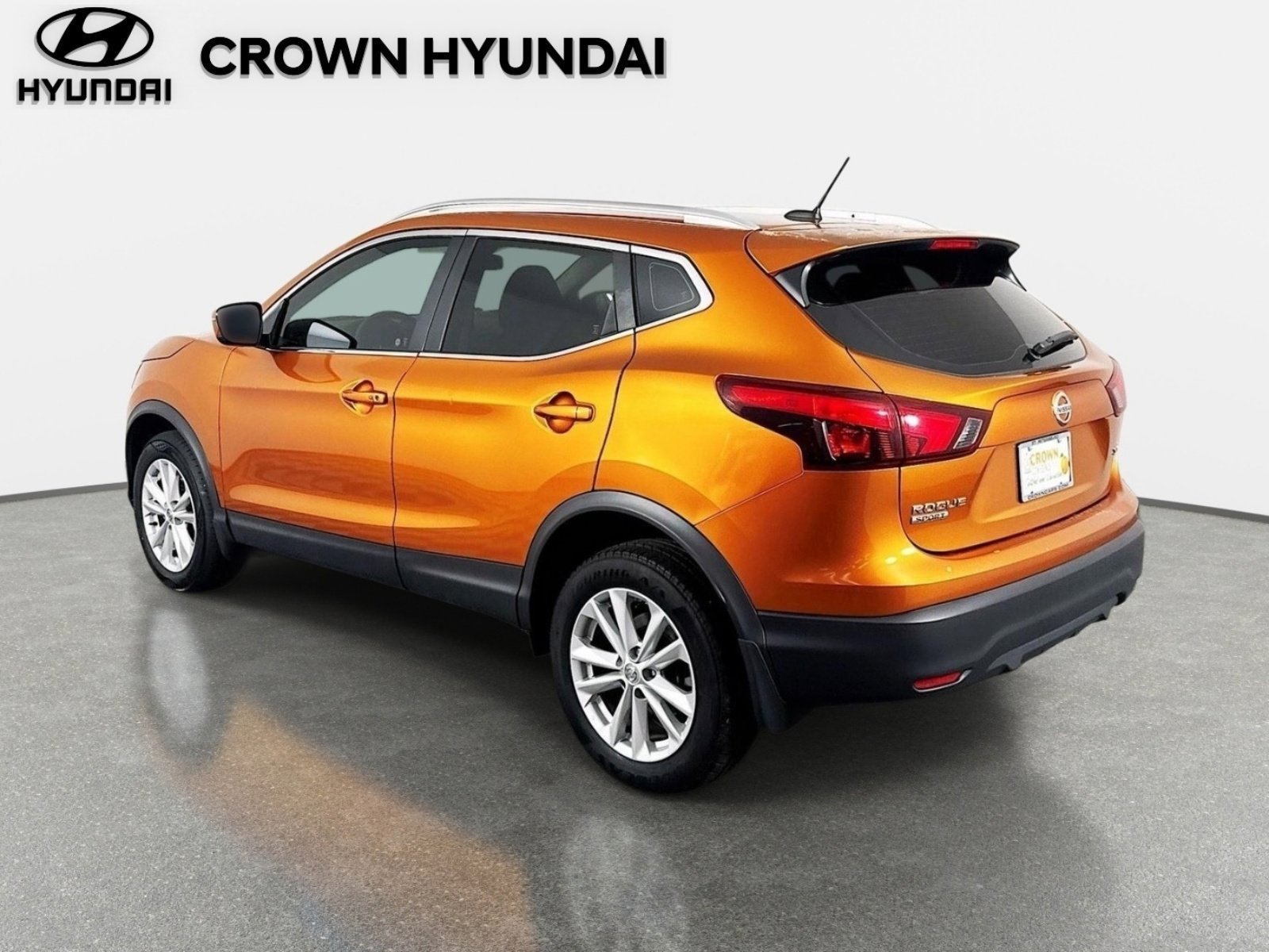 Used 2017 Monarch Orange Nissan SV image 7