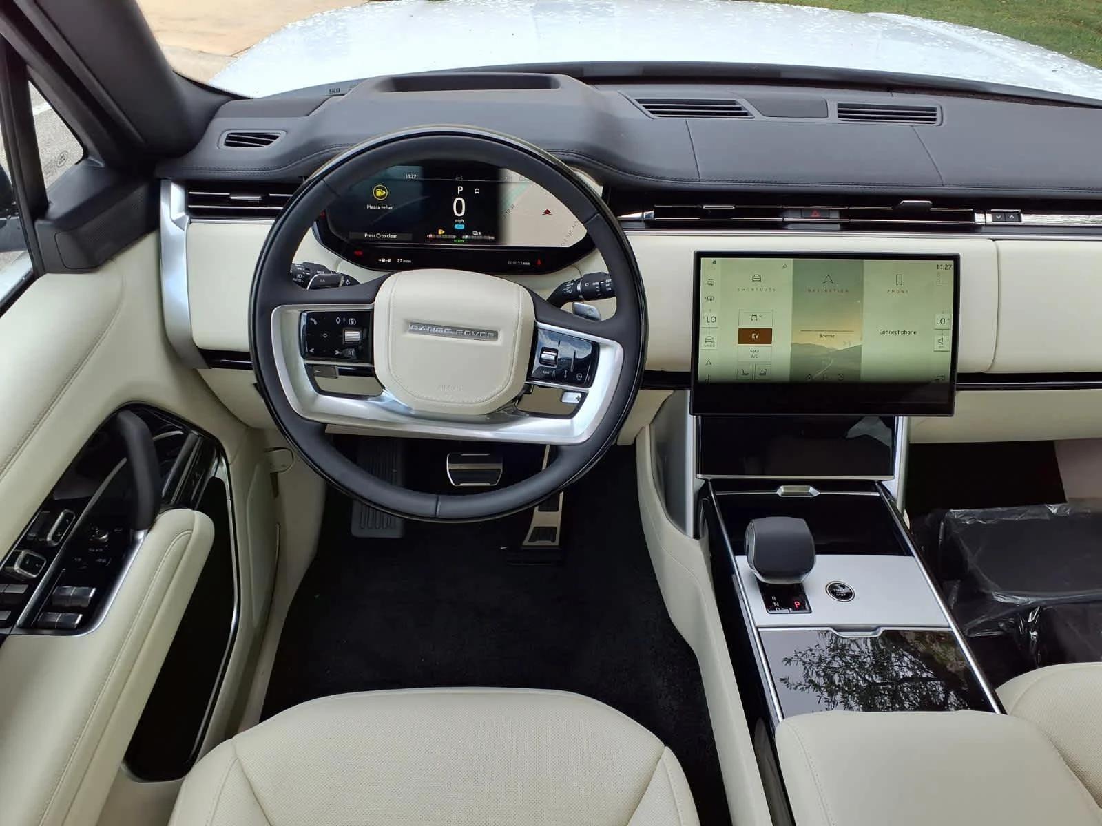New 2026 Fuji White Land Rover SE image 20