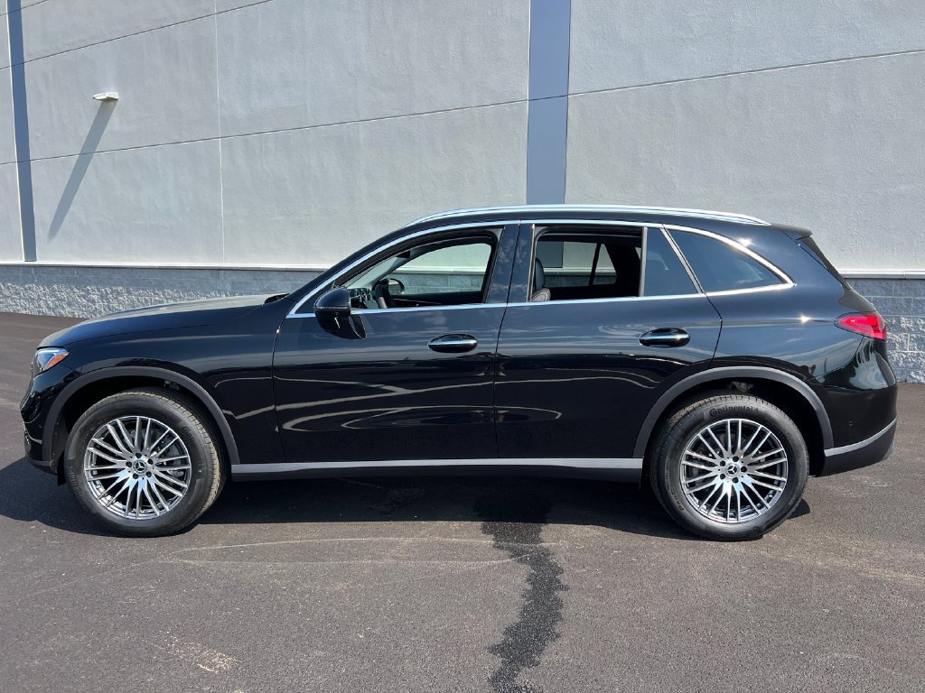 New 2026 Obsidian Black Metallic Mercedes-Benz GLC 300 image 39