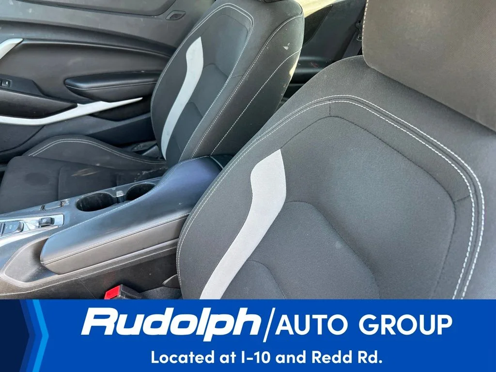Used 2022 White Chevrolet 1LT image 9