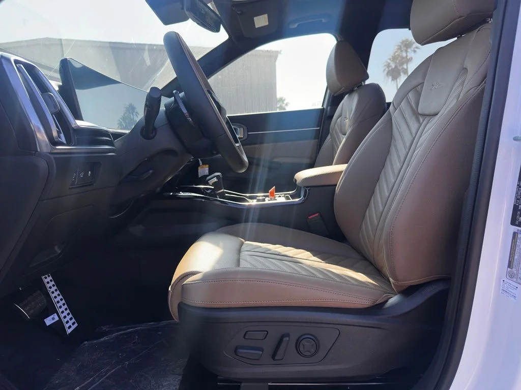 New 2026 White Kia X-Line SX image 9