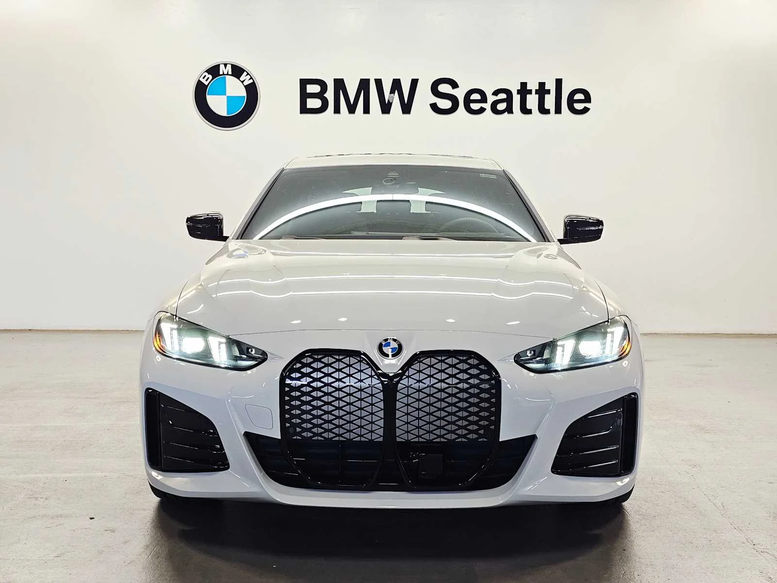 New 2026 Alpine White BMW xDrive40 image 6