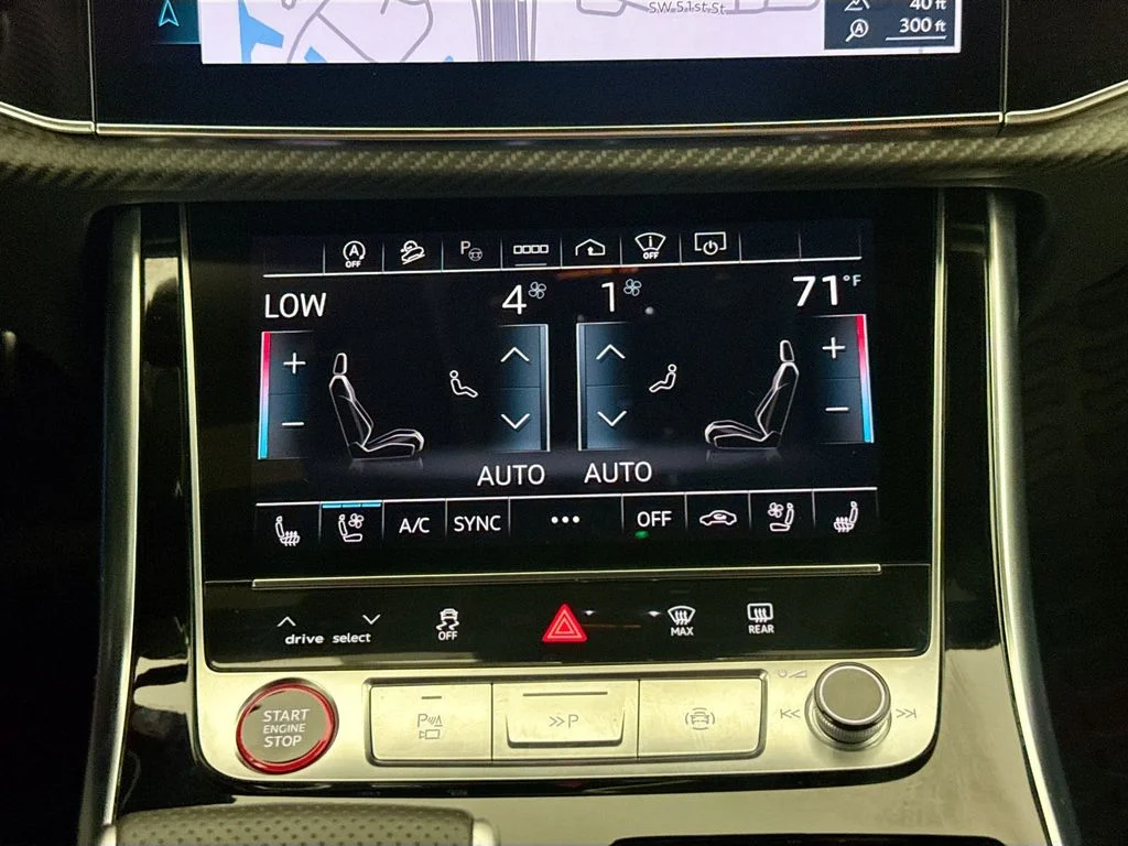 Used 2024  Audi 4.0T image 16