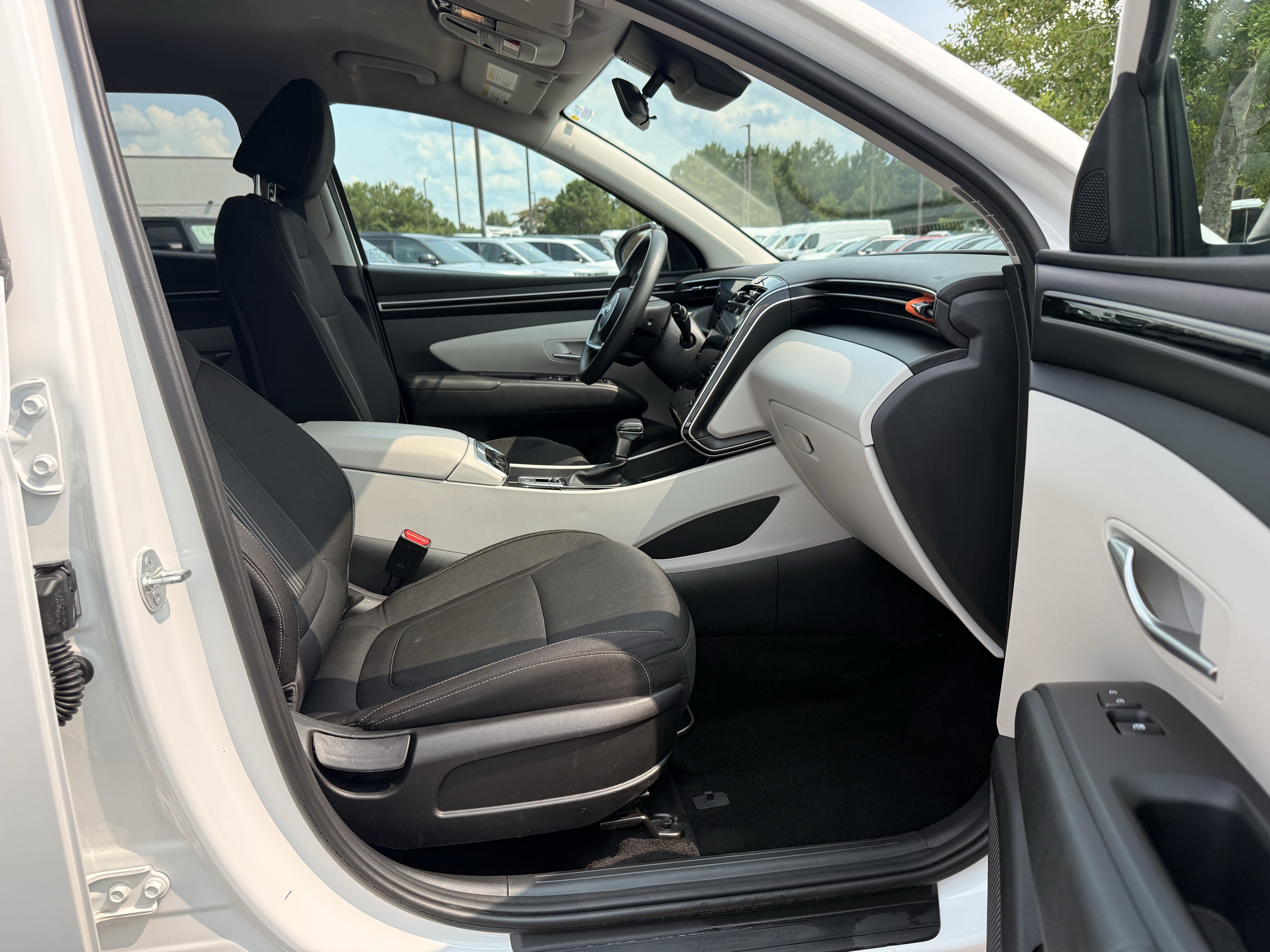 Used 2024 White Pearl Hyundai SEL image 4
