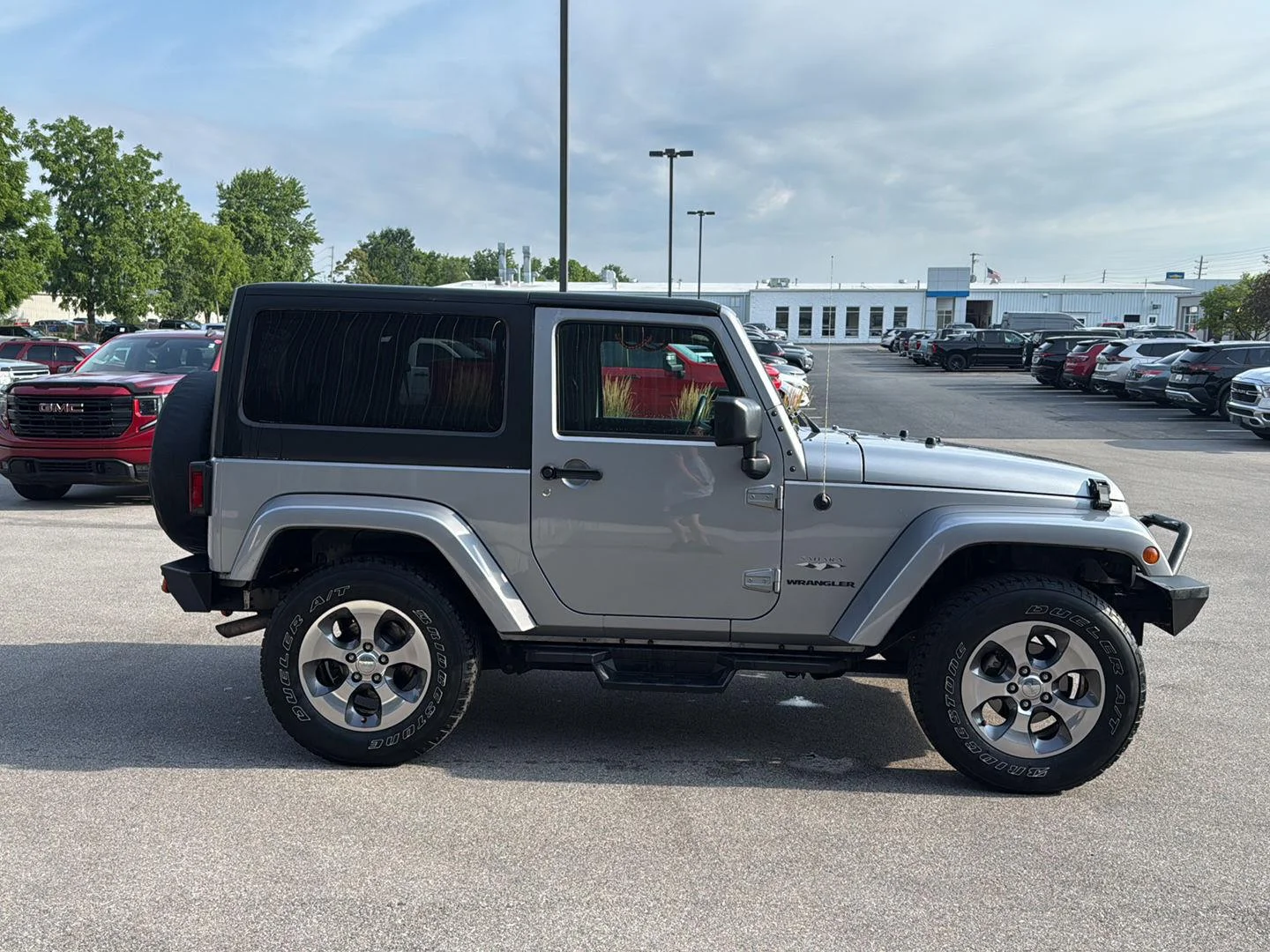 Used 2016 Billet Silver Metallic Clearcoat Jeep Sahara image 2