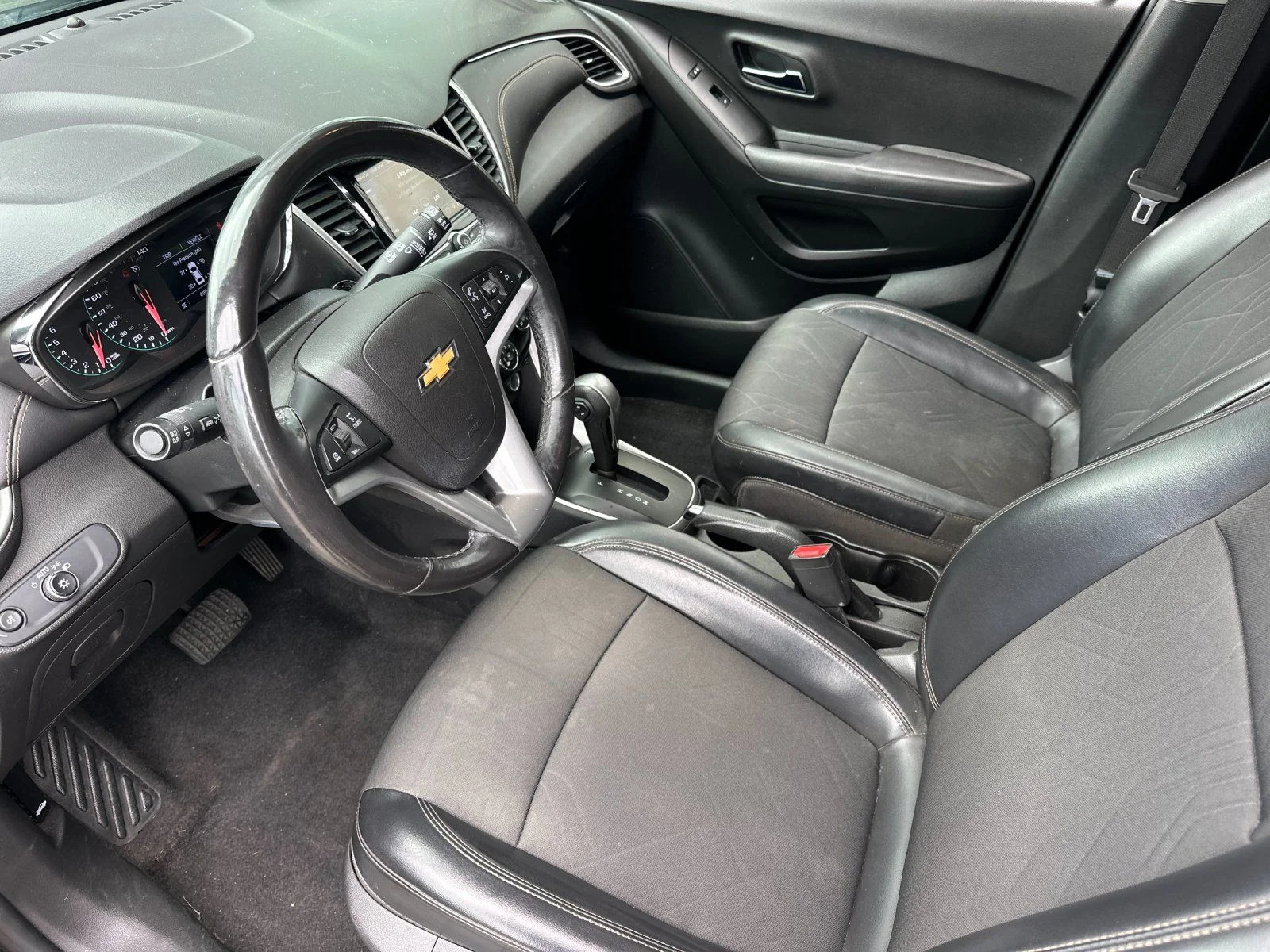Used 2019 Black Metallic Chevrolet LT image 9