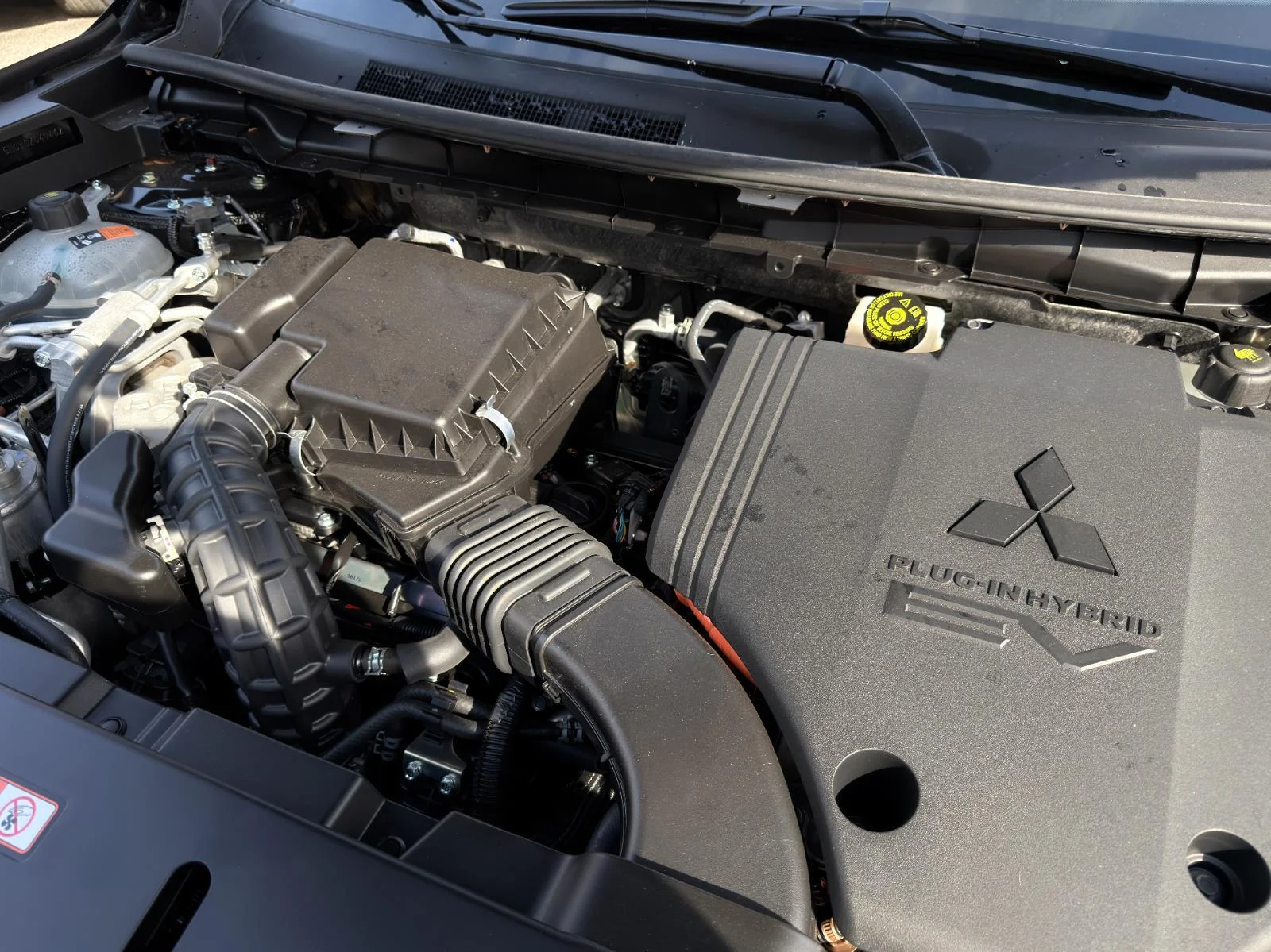 2025 Mitsubishi Outlander Plug-in Hybrid SEL - Photo 30