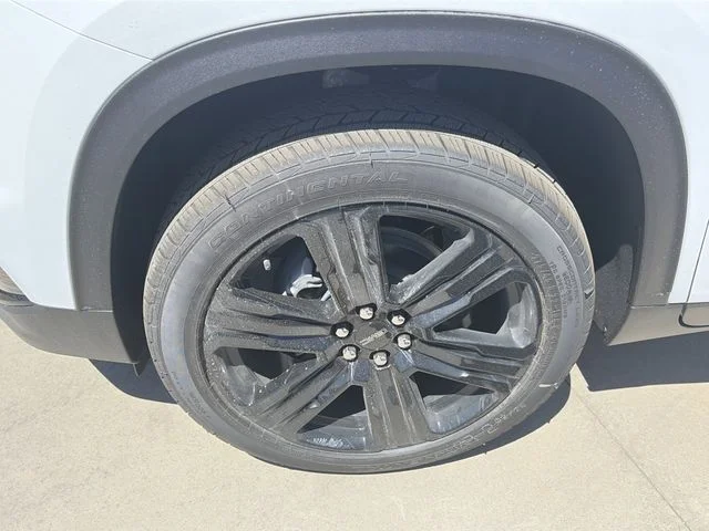 New 2026 White GMC Elevation image 11
