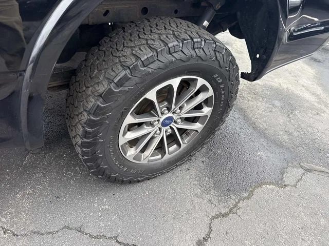 Used 2018 Black Ford XLT image 13