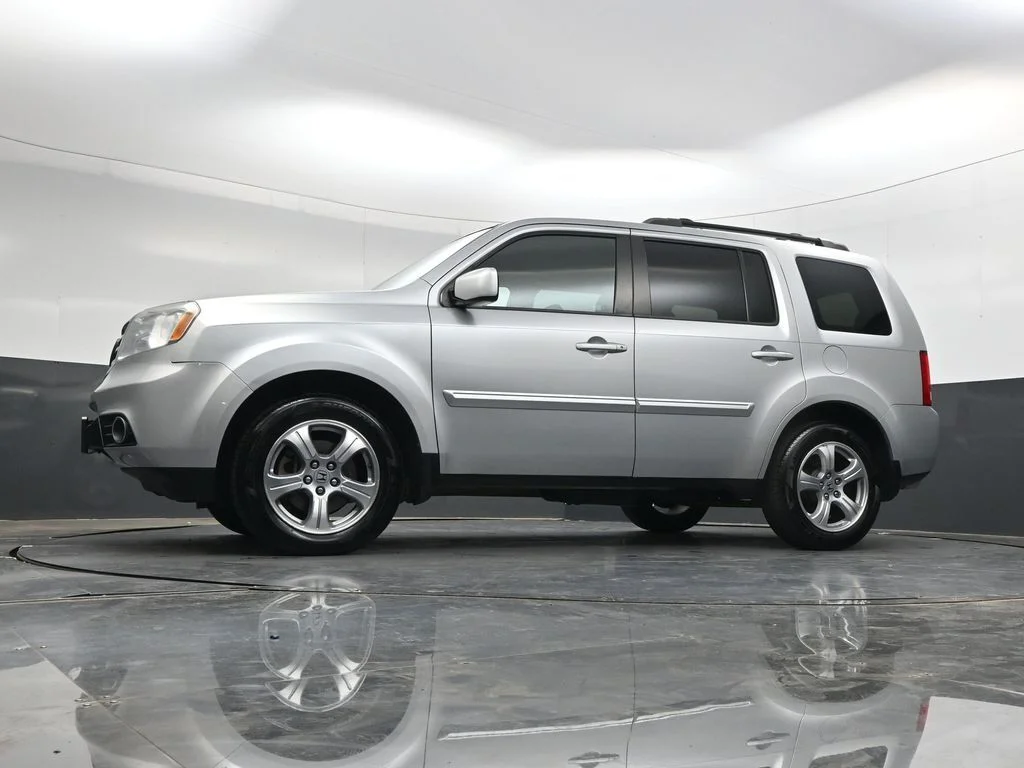 Used 2012 Polished Metal Metallic Honda EX-L image 26