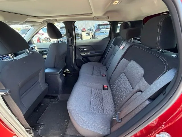 Used 2025 Scarlet Nissan SV image 13