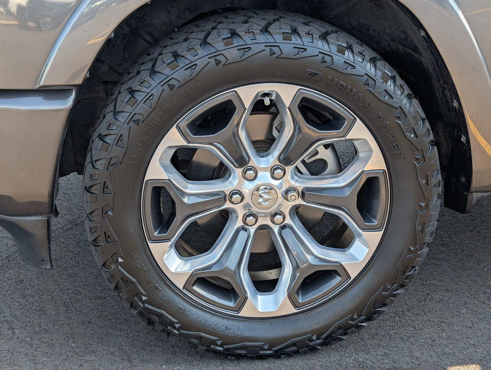 Used 2023 Granite Crystal Metallic Clearcoat Ram Limited image 9