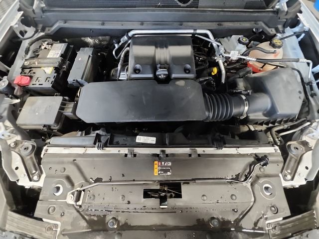 Used 2024 White GMC Elevation image 20