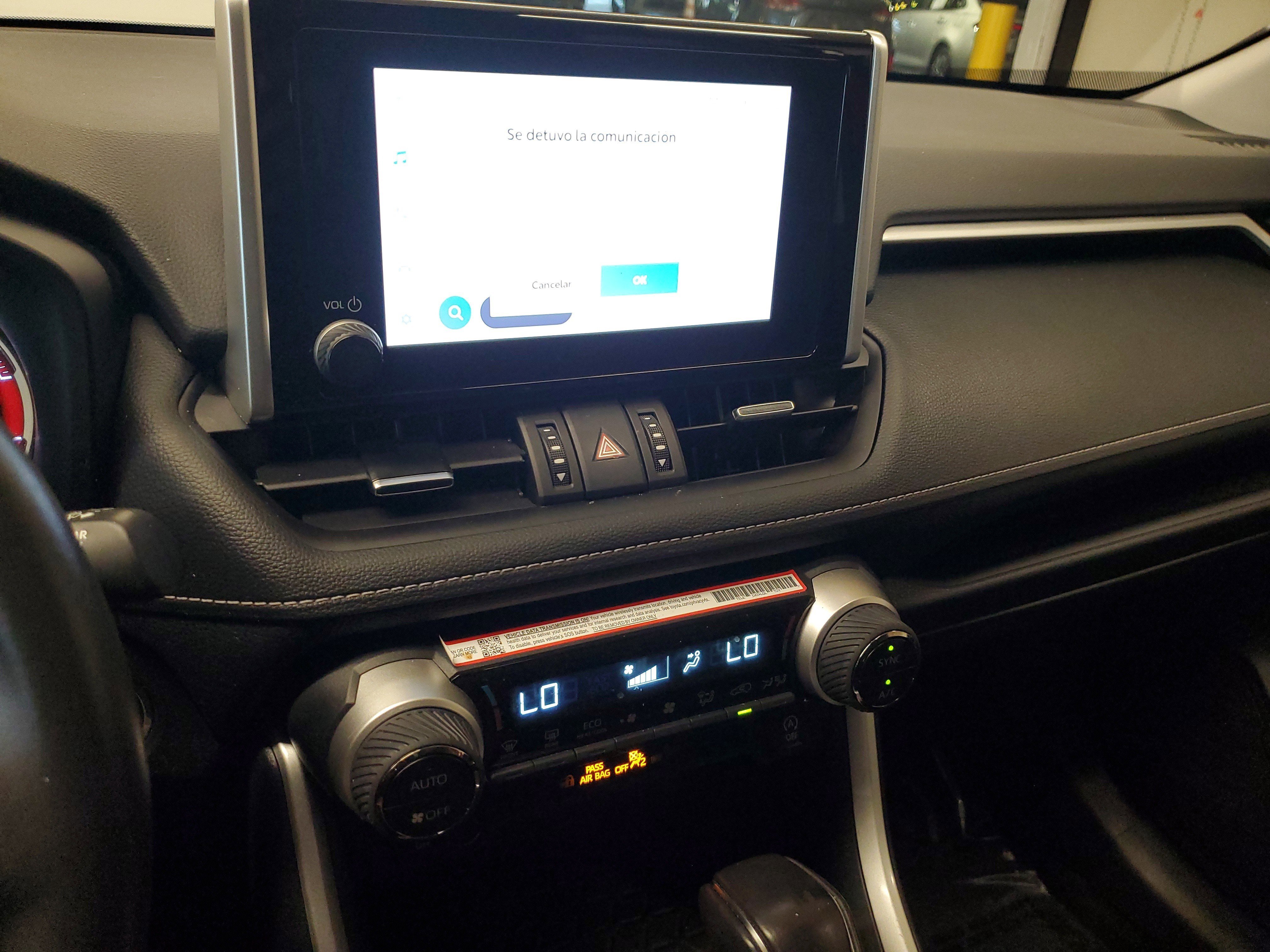 Used 2025 Pearl Toyota XLE Premium image 28