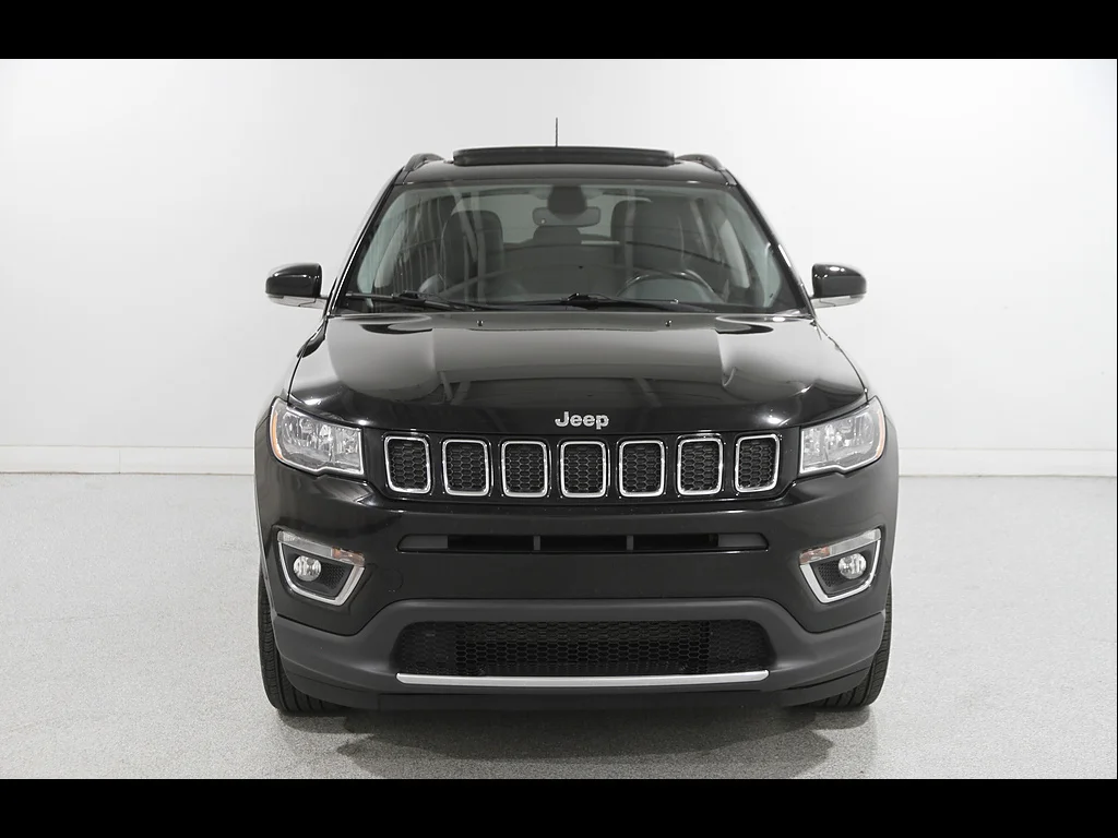 Used 2020 Diamond Black Crystal Pearl Coat Jeep Limited image 2