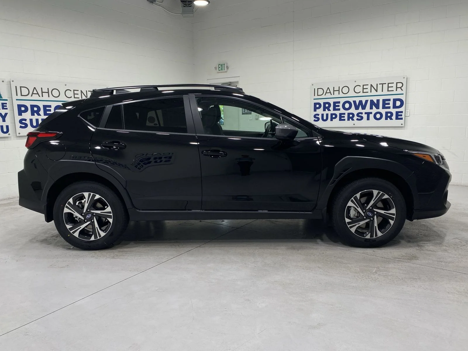 New 2026 CRYSTAL BLACK SILICA Subaru Premium image 9