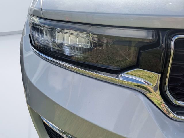 Used 2024 Silver Jeep 4xe image 8