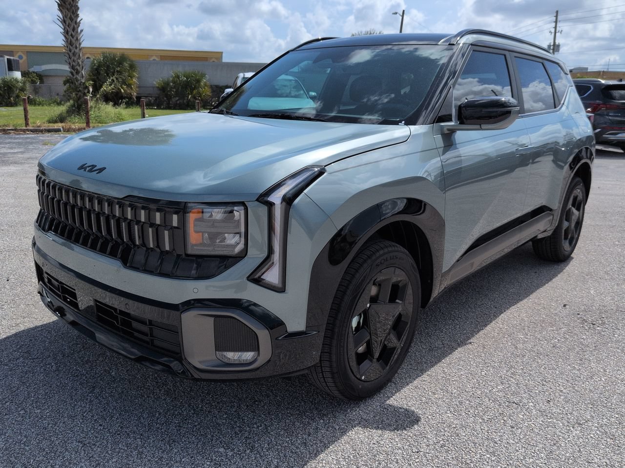 New 2027 Iceberg Green Kia X-Line S image 8